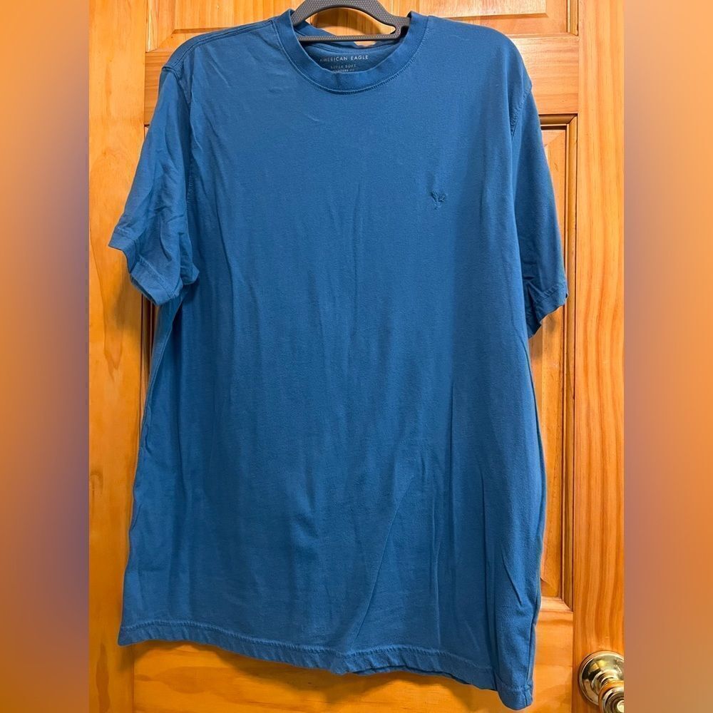 American Eagle men’s size XLT teal color t shirt